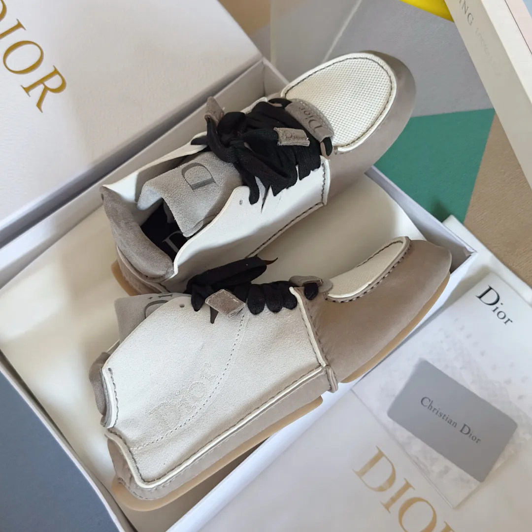 Men's shoes 💰680 Top version: Dior Roadie series catwalk couple style handmade casual sports shoes delivery counter exquisite packaging 🛍📦 ▪️Material: original custom imported first-layer cowhide ▪️Inner lining: original custom leather lining ▪️Sole: original molded anti-slip rubber material ▪️Sole thickness: 2CM ▪️Size: women's 35-40 / Men's 39-45